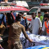 Schuldach in Pakistan eingestürzt: Mindestens 35 Tote